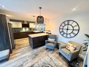 Photo 17- click for photo gallery